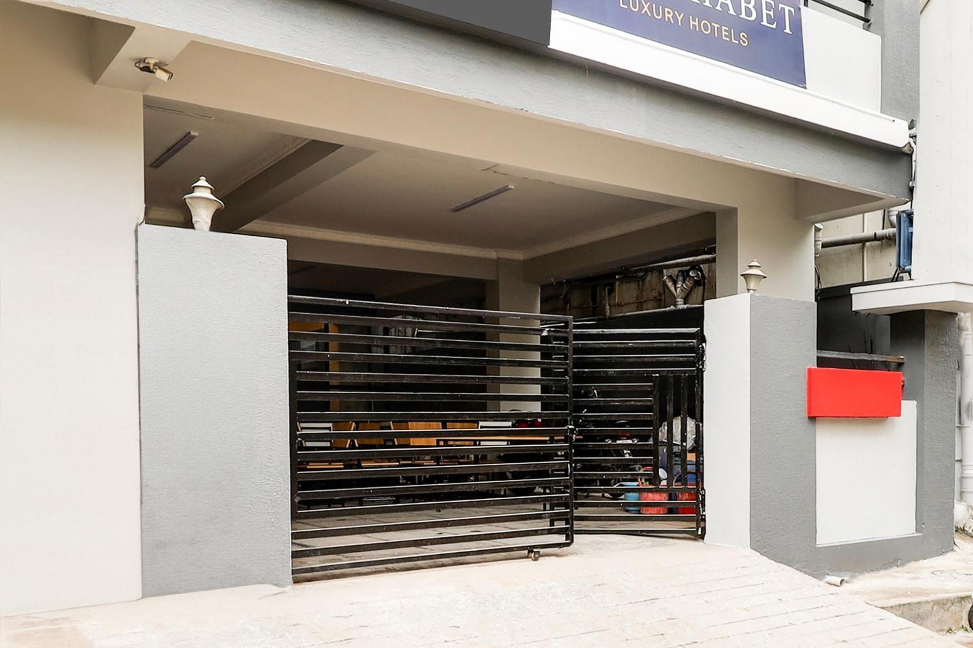 Super Townhouse De Alphabet Hotel Kukatpally Nexus Mall Hajdarábád Exteriér fotografie